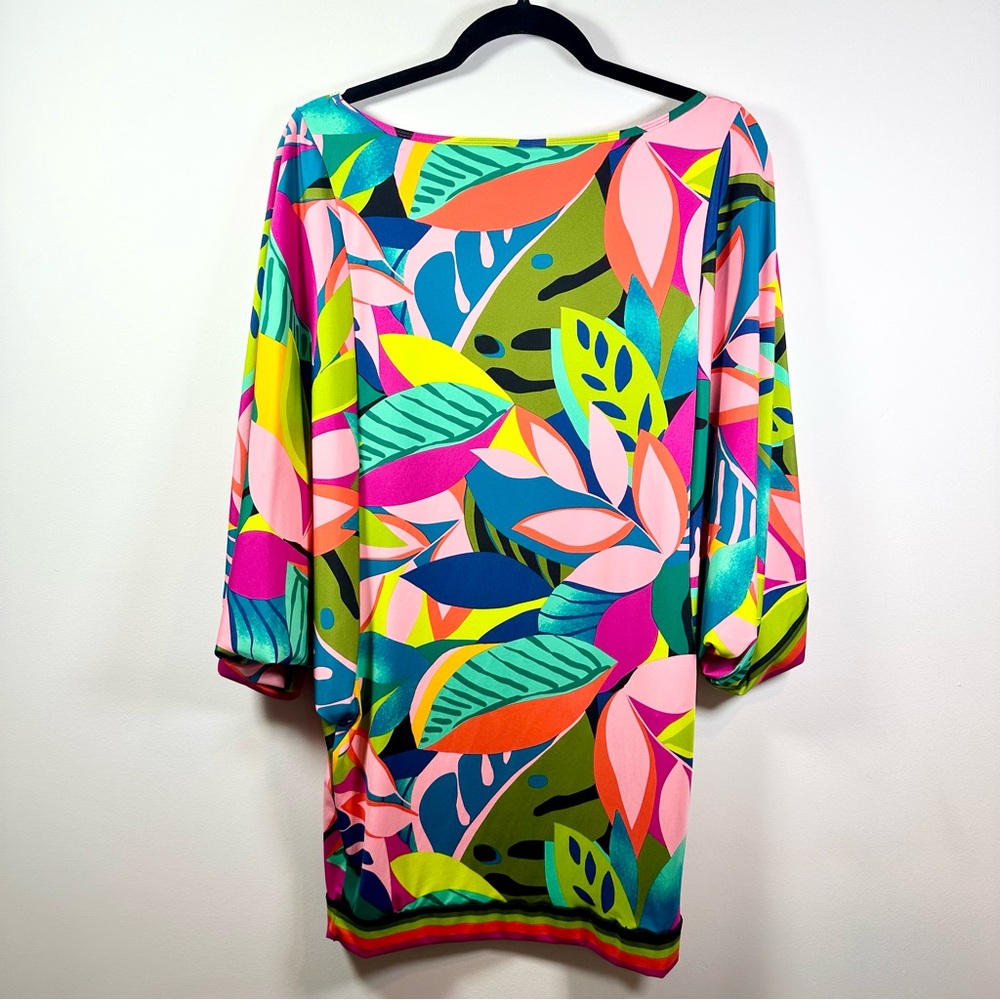 Trina Turk Rain Forest Swim Cover-Up Tunic in Green
Multi, Small - Picture 5 of 13